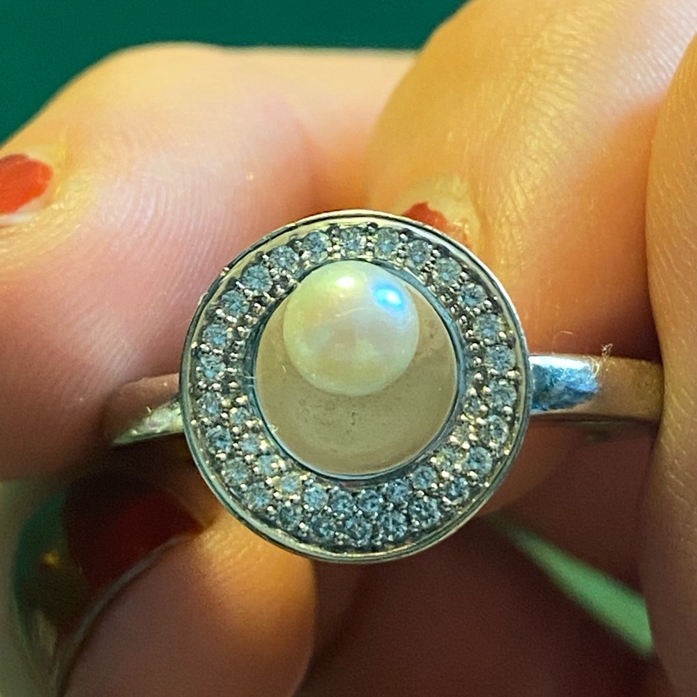 Amazing Gift!!! ✨RARE Movado Pearl and Diamond Ring set in 18k White Gold✨